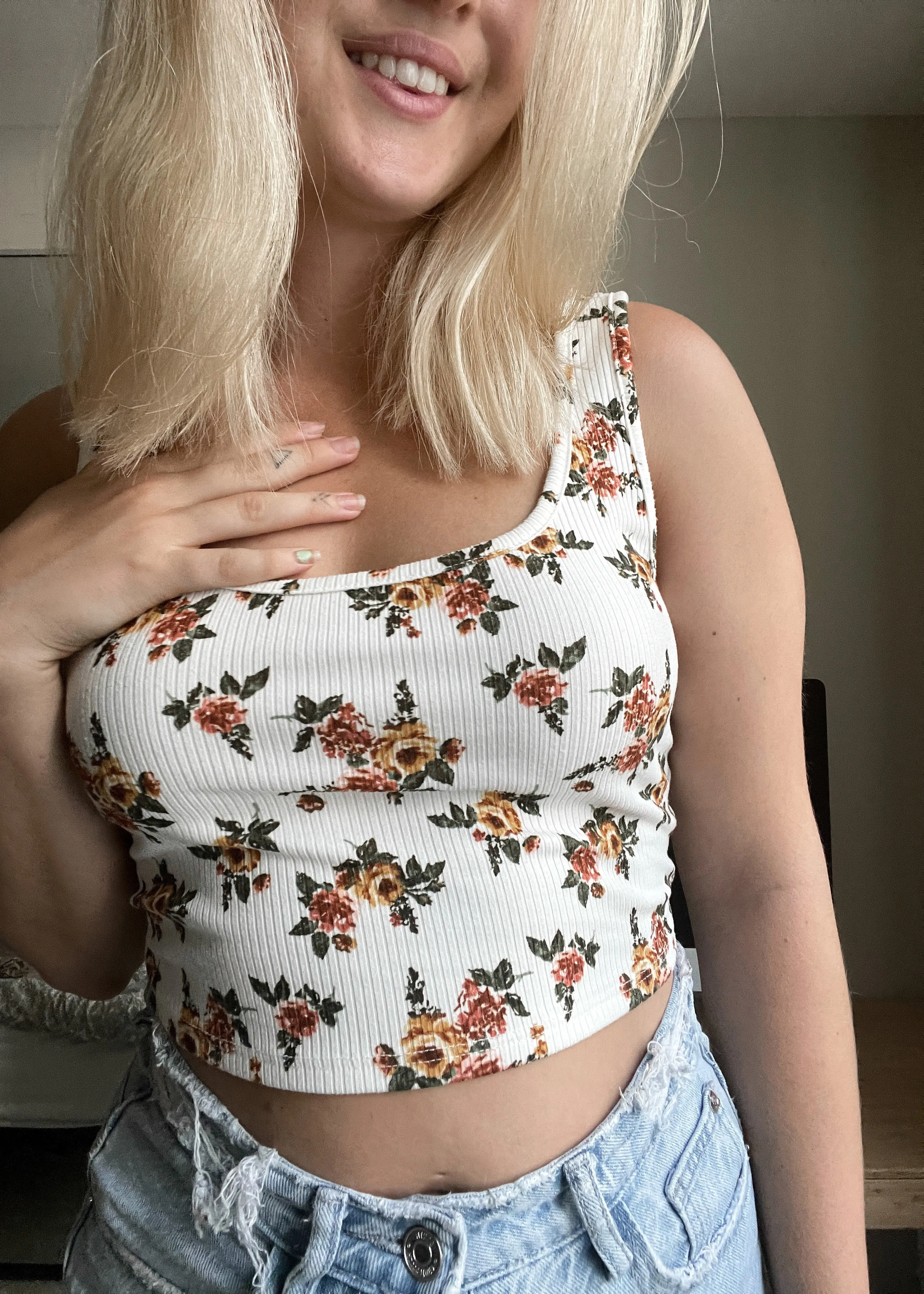 Betsy Ribbed Tank Top - White/Floral