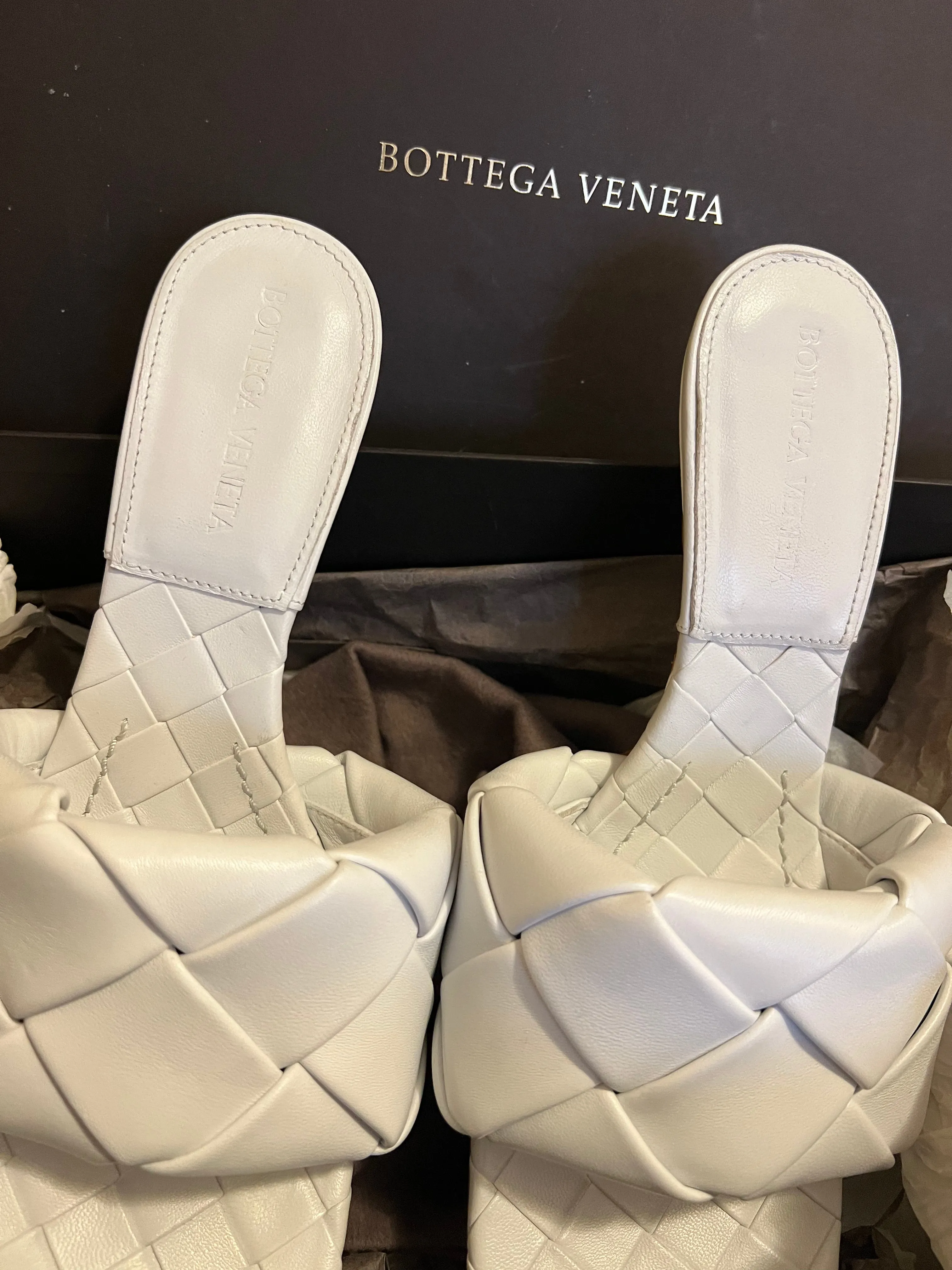 BOTTEGA VENETA LIDA MULE (COLOR WHITE)