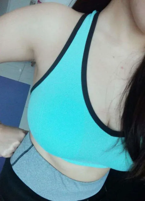 Energy Cut Out Back Sports Bra - Mint Blue