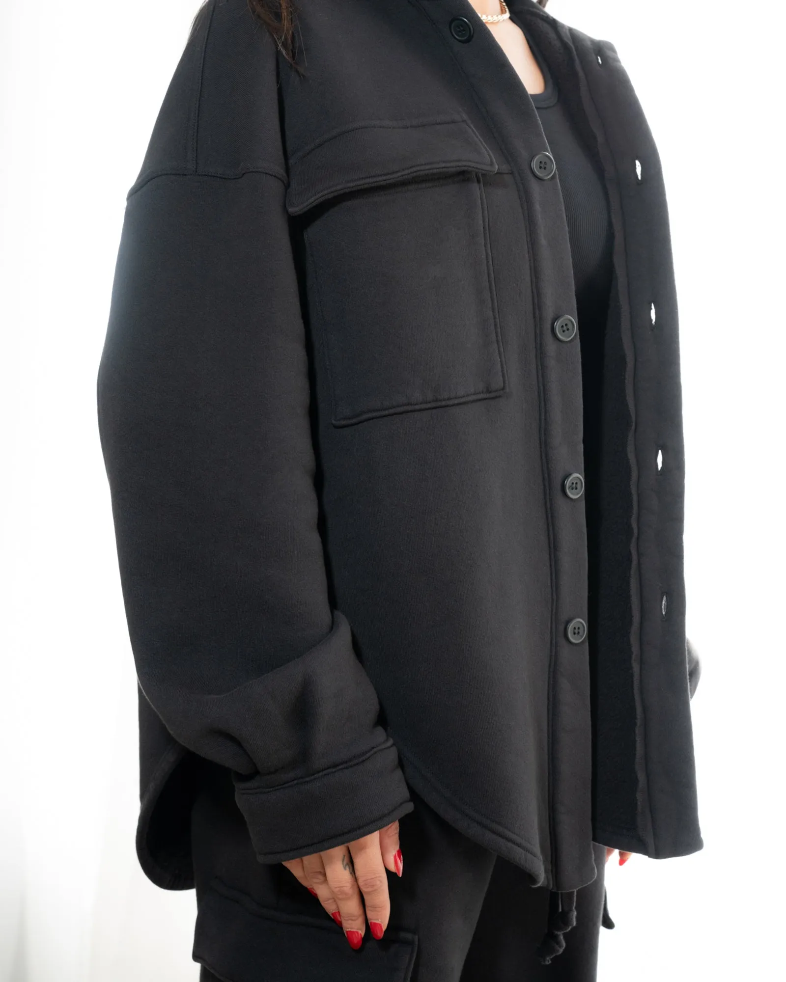 HEAVYWEIGHT BUTTON DOWN IN BLACK