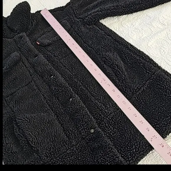 Levi's Women's Oversized Long Sherpa Trucker Jacket Black Size XS Zipper Snaps