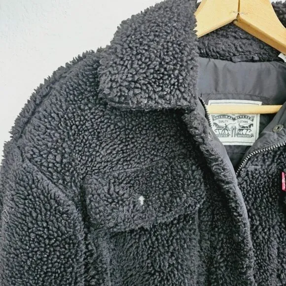 Levi's Women's Oversized Long Sherpa Trucker Jacket Black Size XS Zipper Snaps