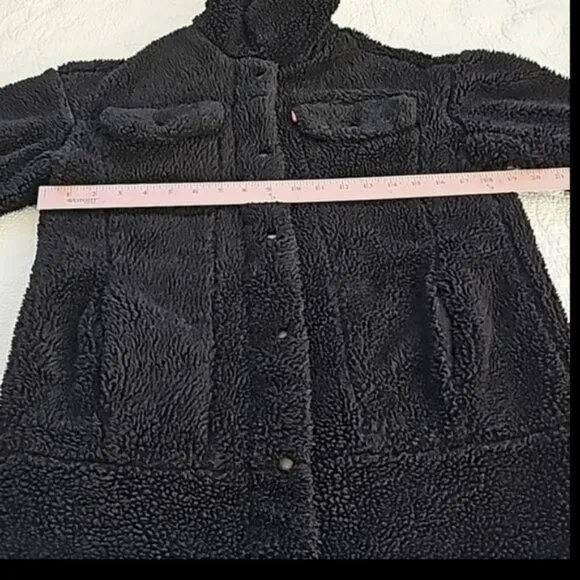 Levi's Women's Oversized Long Sherpa Trucker Jacket Black Size XS Zipper Snaps