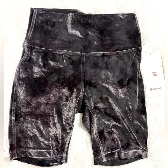 Lululemon Wunder Lounge Velour Shorts 8”