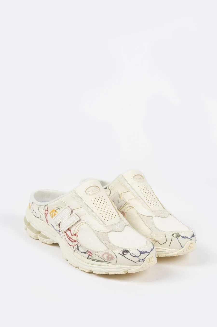 NEW BALANCE 2002 MULE BRYANT GILES WHITE