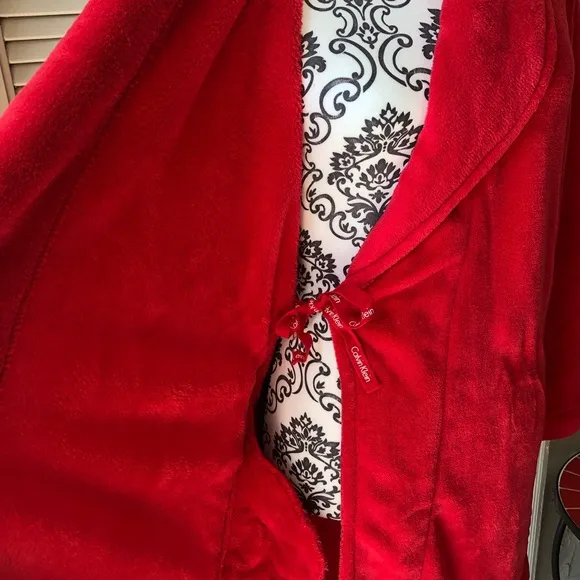 NWOT Calvin Klein Red Belted Robe Size XS/S