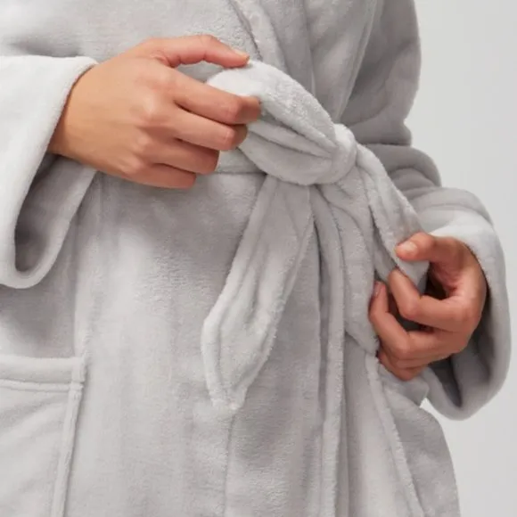 NWT Soma Plush Short Robe