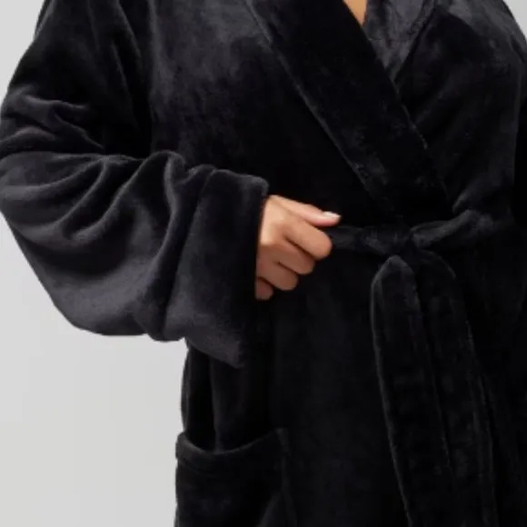 NWT Soma Plush Short Robe