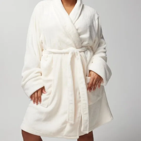 NWT Soma Plush Short Robe