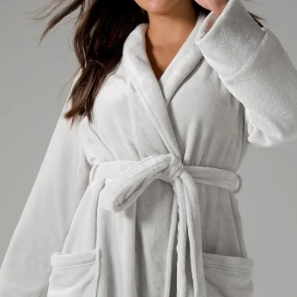 NWT Soma Plush Short Robe