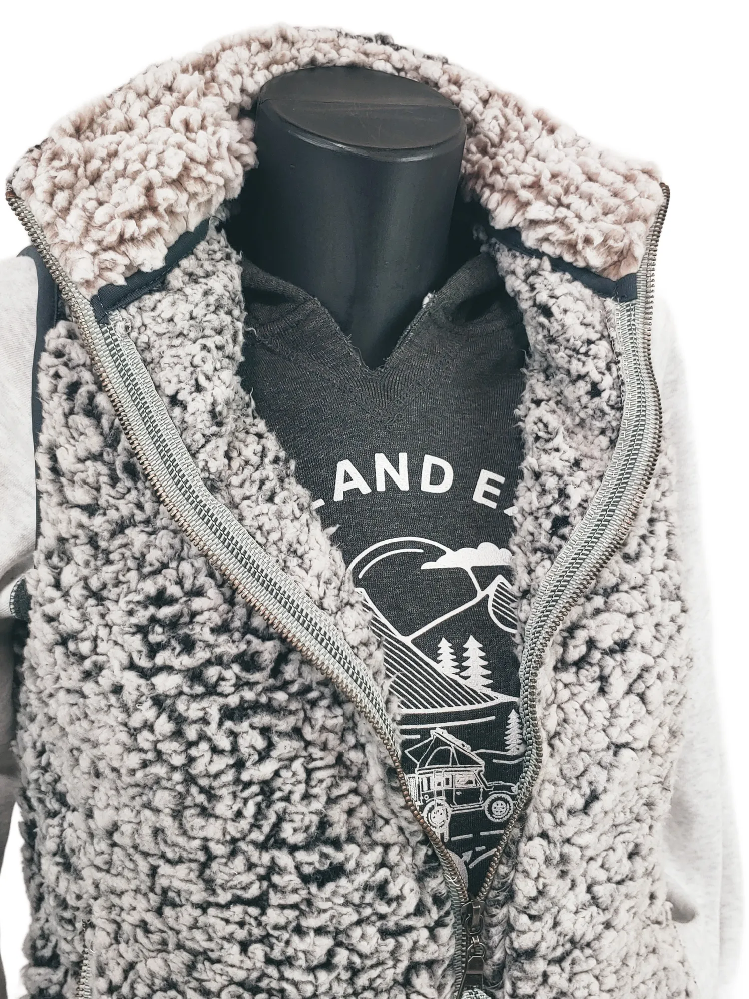 OE - Women’s Sherpa Full-Zip Vest - Black Grey
