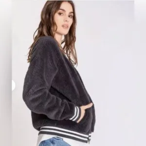 PJ SALVAGE WOMENS BOMBER BABE BLACK PLUSH ZIP FRONT JACKET