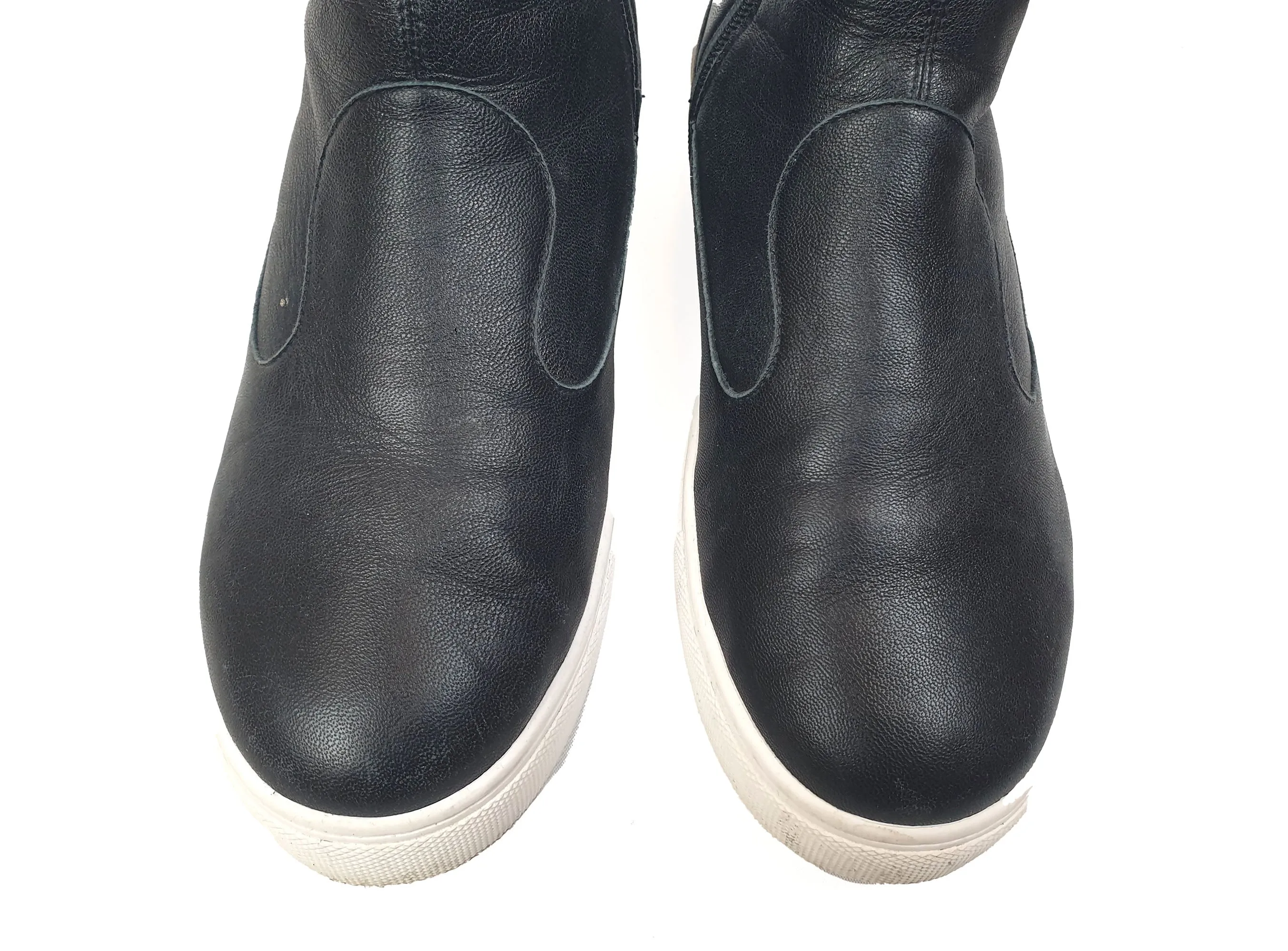 Radical Yes black leather boots with warm furry lining size 39