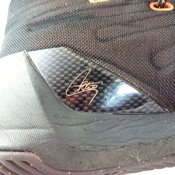 Under Amour Curry ASW Basketball Shoe/ Sneaker Black/ Copper. Boys 5Y...........