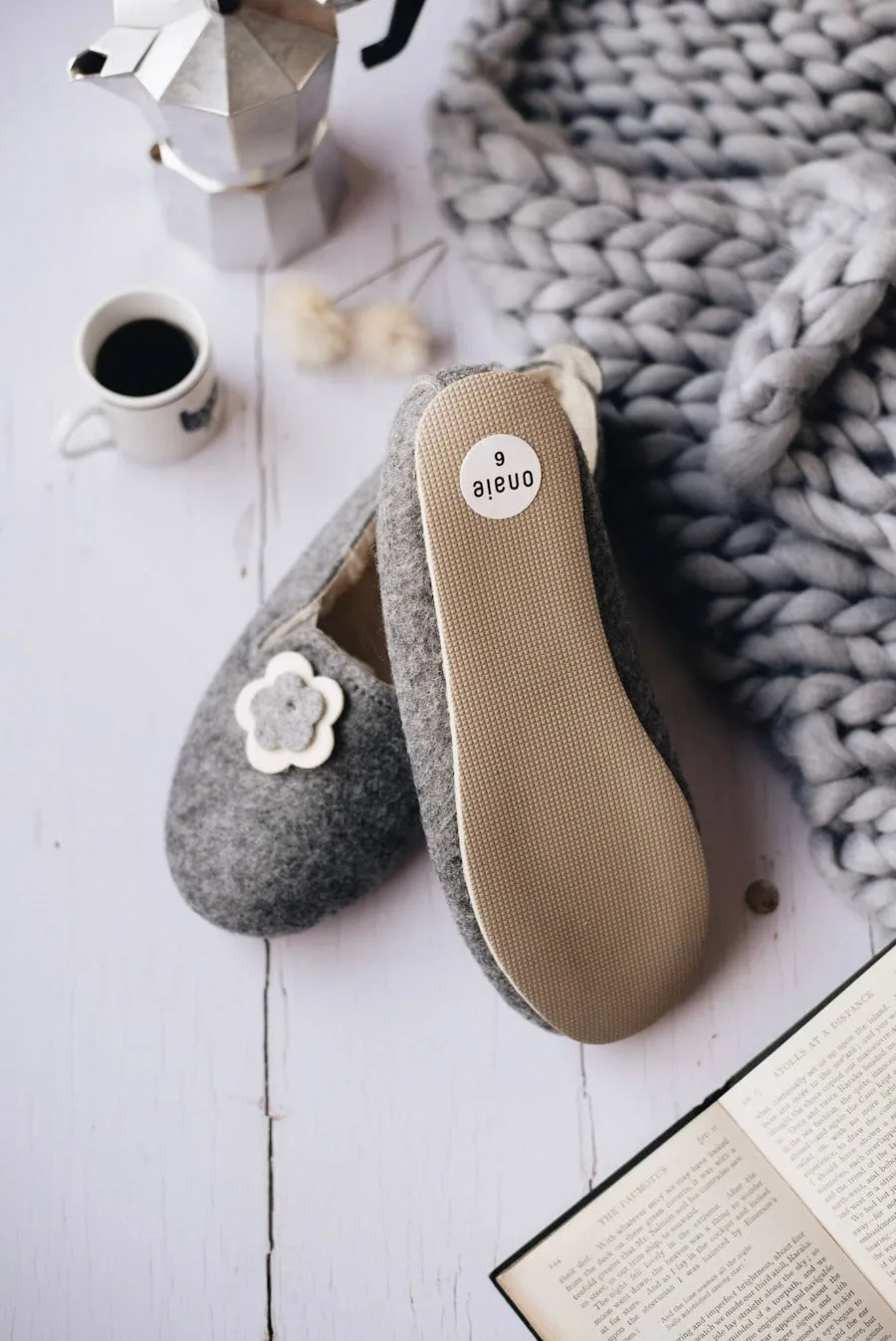 White Flower Felt Slippers