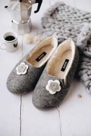 White Flower Felt Slippers