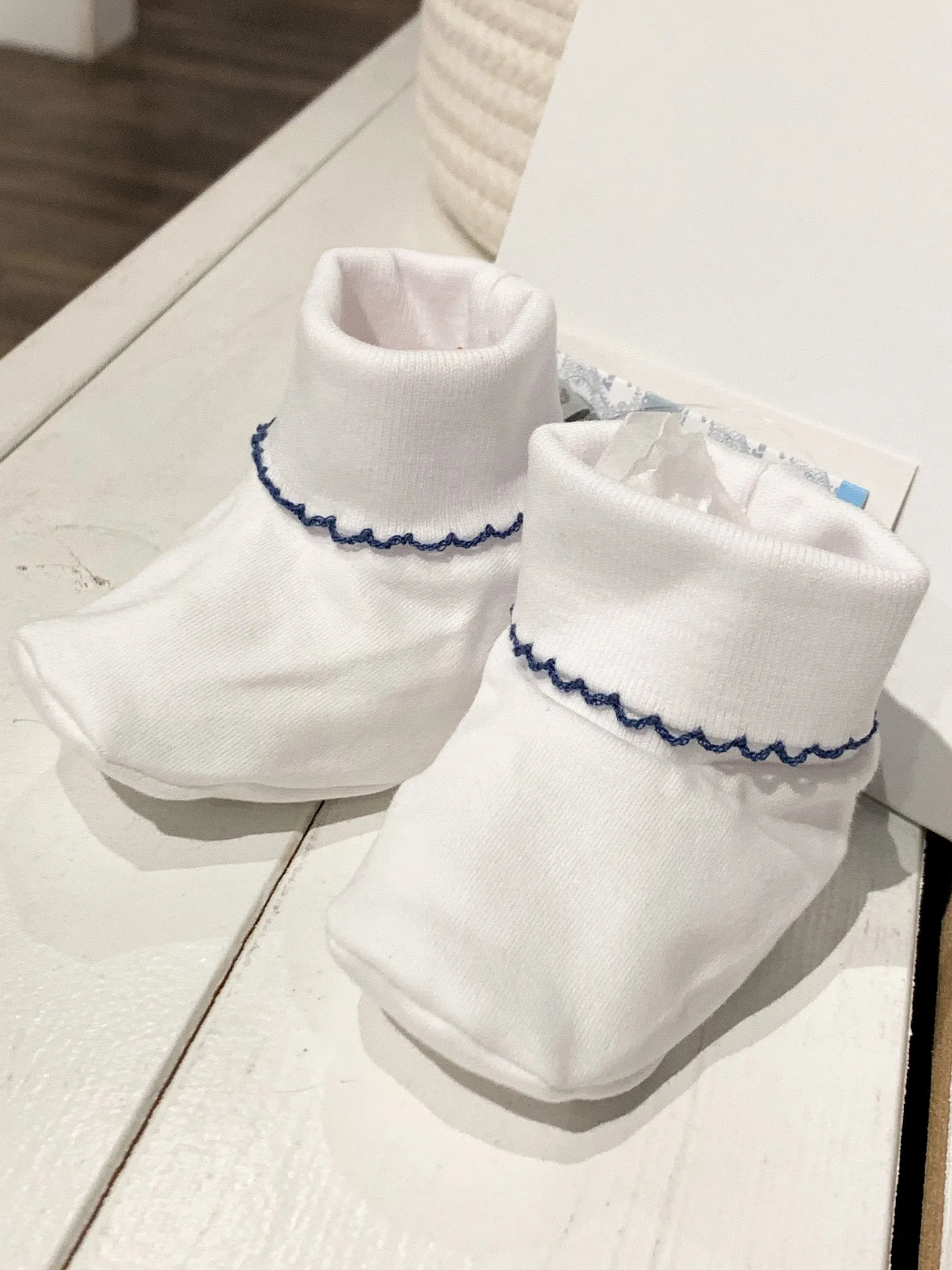 White/Navy Kissy Basics Booties